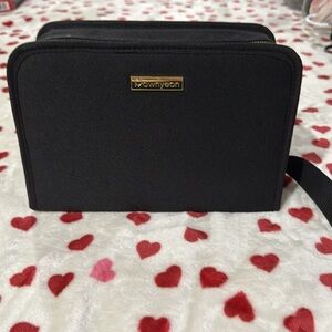 Rownyeon Travel case, organizer! Markers, lipsticks, essential oils & more! New!